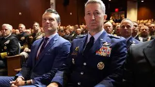 Sekretarz obrony USA Pete Hegseth i generałowie w bazie Quantico. Zdjęcie z 30 września 2025 roku