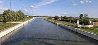 Zatoka Elbląska, kanał wybudowany jako tor wodny z Zalewu Wiślanego do portu w Elblągu