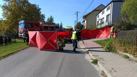 Zderzenie motocykla z traktorem. Jedna osoba nie żyje