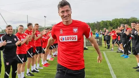 Królewskie powitanie Lewandowskiego. Szpaler dla rekordzisty