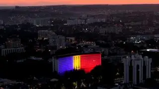 "Setki osób dostają pieniądze, by wywoływać zamieszki"