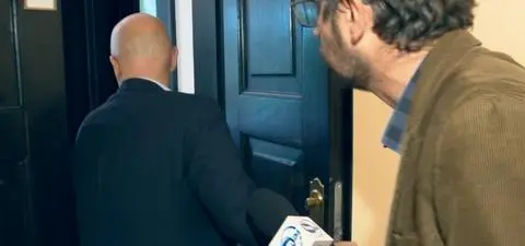 "Pazerność? Tak". Gdy służbowe auto to dla posła za mało 