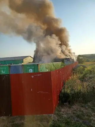 Bogumiłów. W ogniu stanęła hałda odpadów