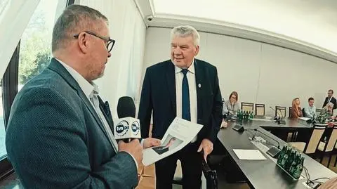 Mercedesy i kilometrówki za publiczne pieniądze. "A co? Na boso mamy chodzić?"