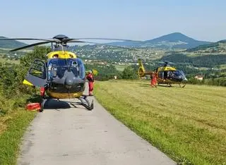 Wypadek quada. Dwóch młodych mężczyzn rannych