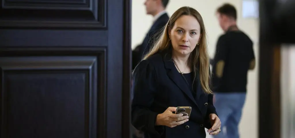 "Stawiając kropkę". Ministra reaguje