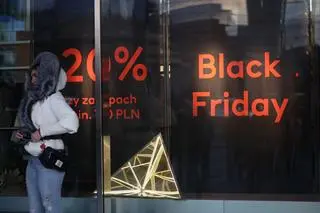 Witryny sklepowe w Black Friday