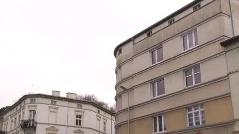 O okna kamienicy wypadł chłopiec