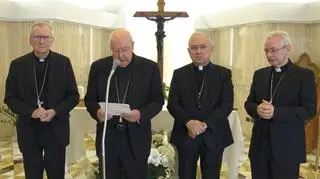 Next to him are: Secretary of State of the Holy See Cardinal Pietro Parolin, his deputy archbishop Edgar Pena Parra and master of papal ceremonies priest Diego Ravelli