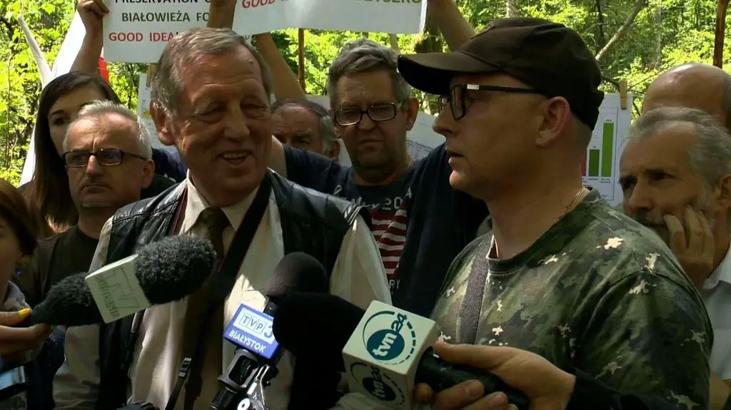 Popieramy ministra Szyszkę! Zabić kornika bo puszcza znika - krzyczeli zwolennicy ministra środowiska Jana Szyszko
