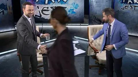 Bartosz Romowicz i Aleksandra Leo podali sobie ręce