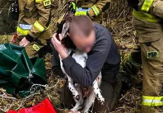 Pies wpadł do głębokiego, niezabezpieczonego szybu
