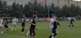 Syrena wyła, oni grali mecz. Czego wciąż "ludzie nie rozumieją"?