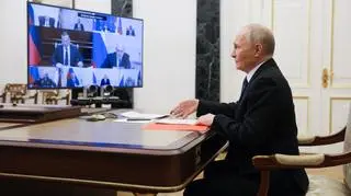 Władimir Putin podczas spotkania z radą bezpieczeństwa