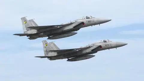 japonia japonskie mysliwce f-15 shutterstock_1859632087_1