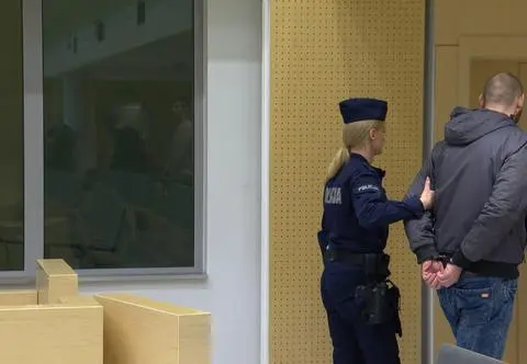 W sądzie przyznał, że okrutnie znęcał się nad strusiem Zenkiem. Ptak nie przeżył