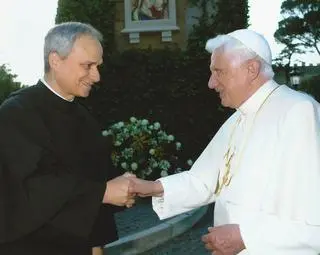 Robert Prevost i Benedykt XVI