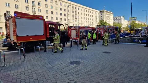 Pożar w podstacji energetycznej przy stacji metra Racławicka