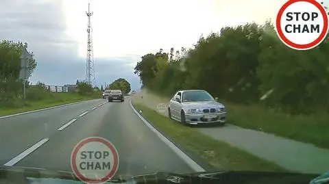 Skrajnie niebezpieczna sytuacja na drodze pod Bydgoszczą