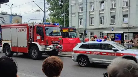 Kobieta wpadła pod tramwaj. Nie żyje