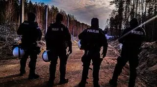 Przez ponad trzy lata na granicy polsko-białoruskiej służbę w systemie rotacyjnym pełniło blisko 33 tysięcy policjantów