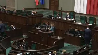 "Ludziom potrzebna jest rzetelna informacja i przyzwoitość"