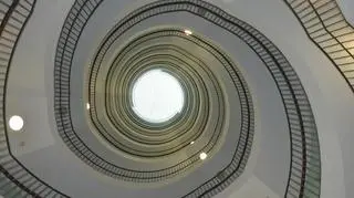 Widok w górę z parteru 