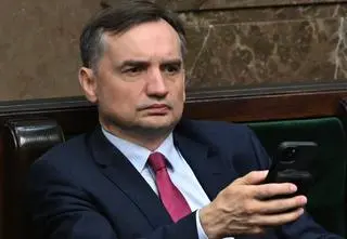 Prokuratura odpowiada na "propozycję" Ziobry