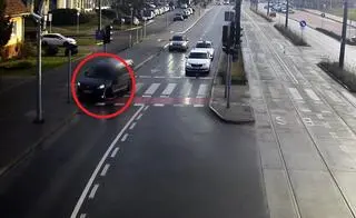 15-latek wjechał na hulajnodze przed nadjeżdżający samochód