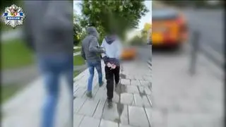 Wrocławscy policjanci zatrzymali mężczyznę, który pluł na kobiety