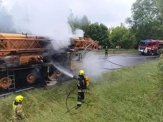 Dźwig stanął w płomieniach