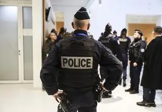 Nękali pierwszą damę. Stoją przed sądem