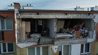 Zniszczenia po wybuchu w bloku w Braniewie