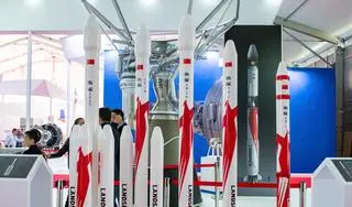 Modele rakiet LandSpace na wystawie w 2019 r.