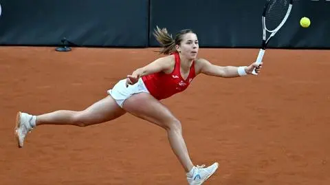 Pięć piłek setowych na nic. Chwalińska gorsza od Switoliny, Polska od Ukrainy