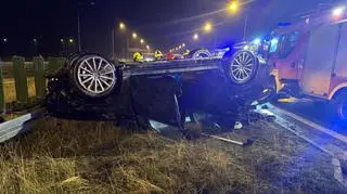Auto dachowało na A1, w środku było siedem osób