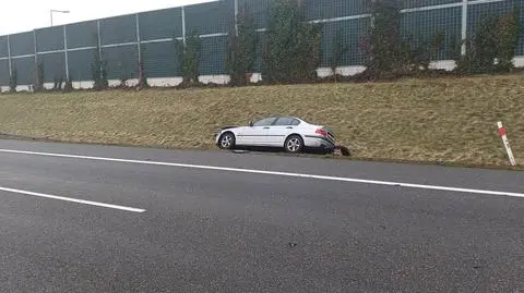 Auta wypadają z drogi 