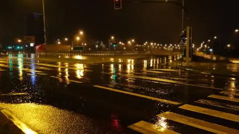 Noc, deszcz, jesień