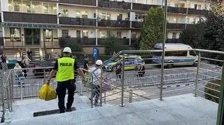 Działania policji na miejscu pożaru w Ząbkach