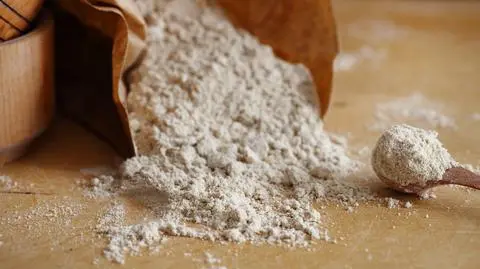 Ostrzeżenie przed mąką. "Nie należy spożywać"