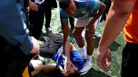 Niefortunny strzał Mbappe, poszkodowany padł na ziemię