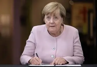 Merkel "obwiniła Polskę" za wojnę w Ukrainie? Jak powstał fałszywy przekaz