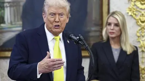 Donald Trump i Pam Bondi 