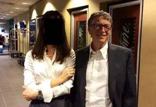 Gates, Bannon, Chomsky i wiele młodych kobiet