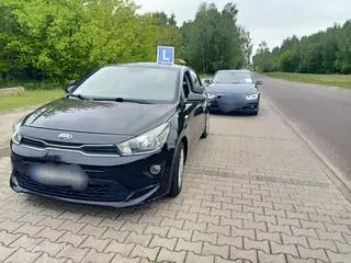 Pijany instruktor uczył kursanta nauki jazdy