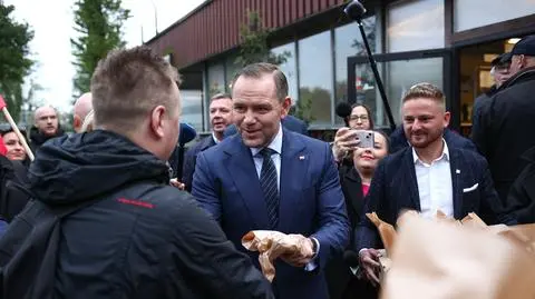 Karol Nawrocki rozdaje górnikom obietnice i drożdżówki