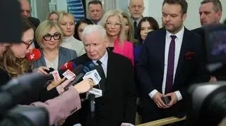 Rzecznik PiS przyznaje: Kaczyński powielił nieprawdziwą informację