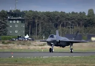 Drony nad belgijskim lotniskiem wojskowym 