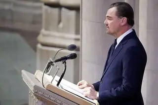 Leonardo DiCaprio przemawia podczas pogrzebu Jane Goodall 