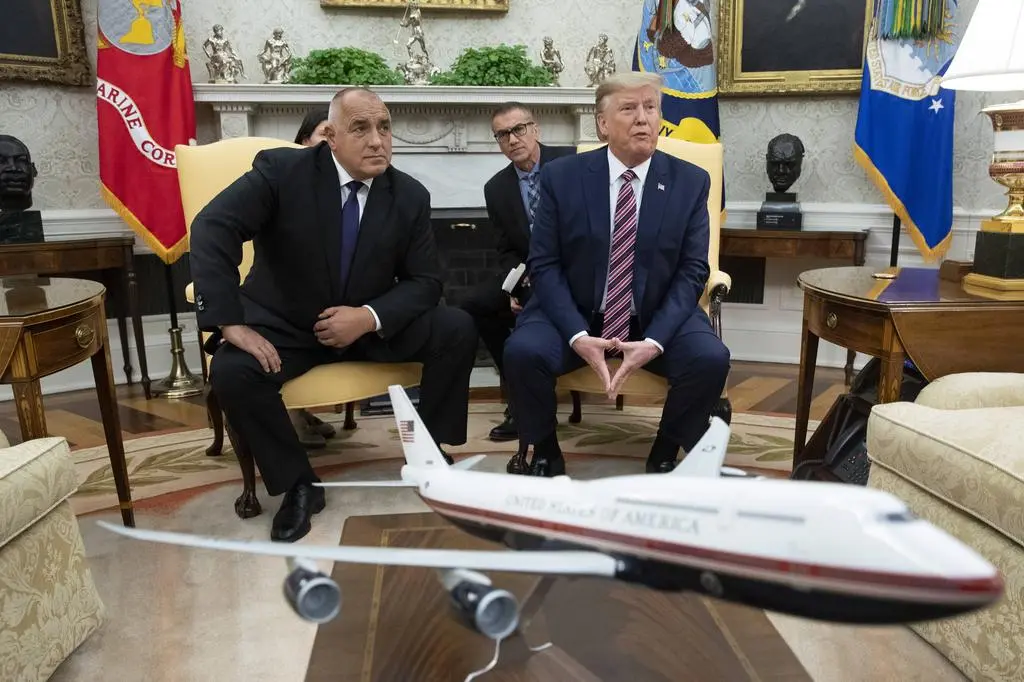 Nowe malowanie prezydenckich maszyn Donald Trump prezentował w Białym Domu w listopadzie 2019 roku